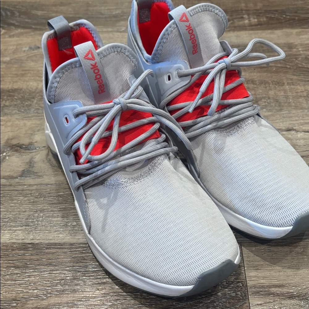 Reebok Gureys Sz 9 Light Gray and neon red Athletic Shoes